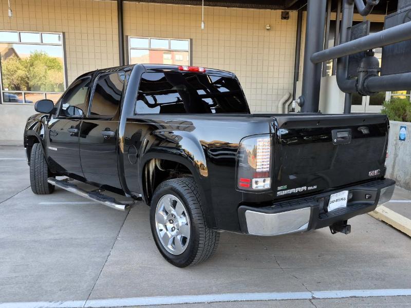 GMC Sierra 1500 SLE Crew Cab 2WD 2011