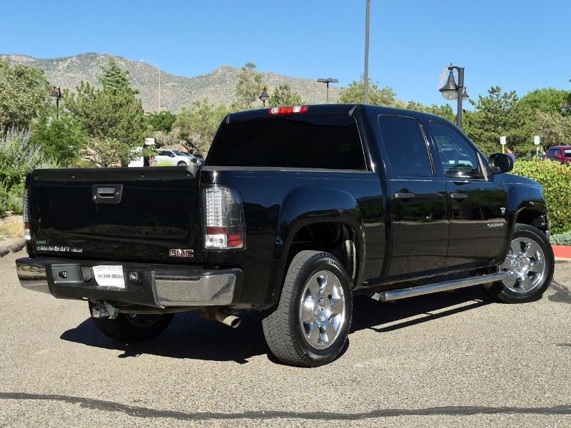 GMC Sierra 1500 SLE Crew Cab 2WD 2011