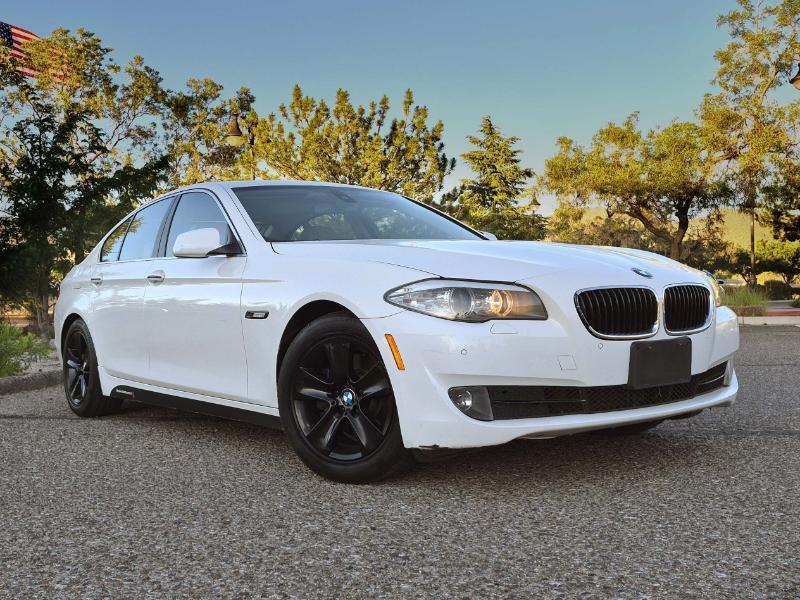 BMW 5-Series 528i 2011