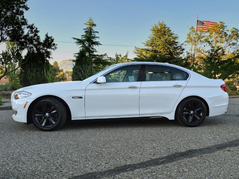 BMW 5-Series 528i 2011