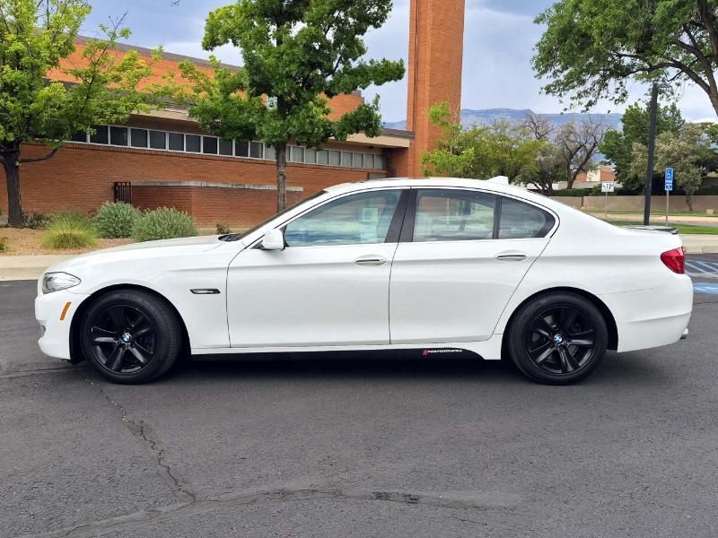 BMW 5-Series 528i 2011