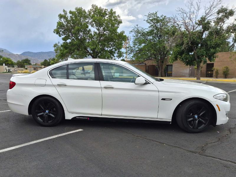 BMW 5-Series 528i 2011