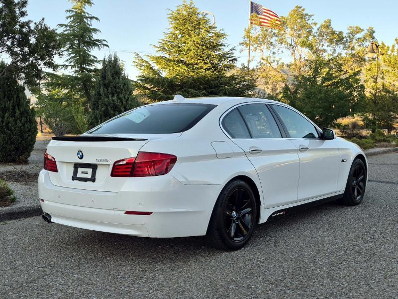 BMW 5-Series 528i 2011