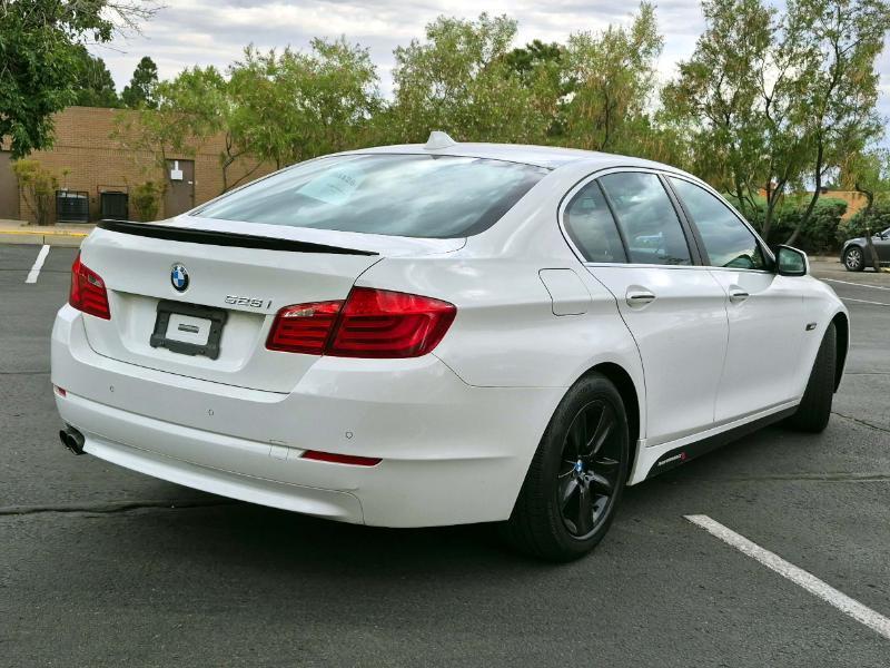 BMW 5-Series 528i 2011