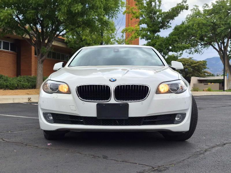 BMW 5-Series 528i 2011