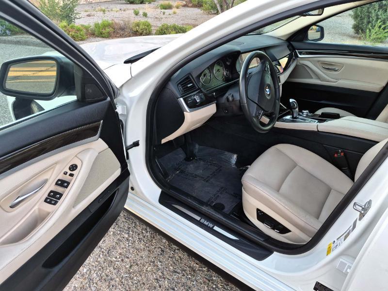 BMW 5-Series 528i 2011