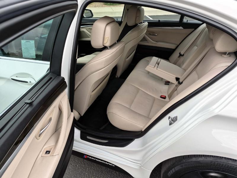 BMW 5-Series 528i 2011