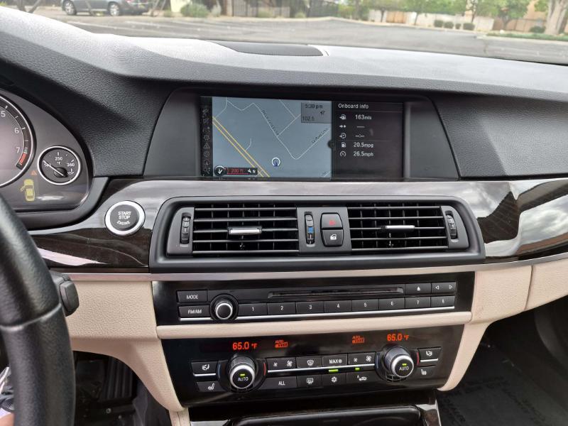 BMW 5-Series 528i 2011