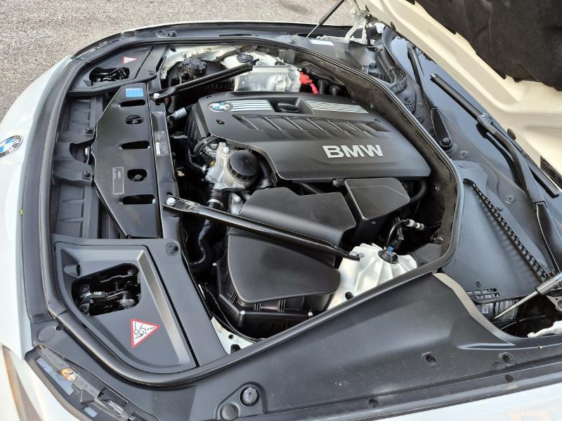 BMW 5-Series 528i 2011