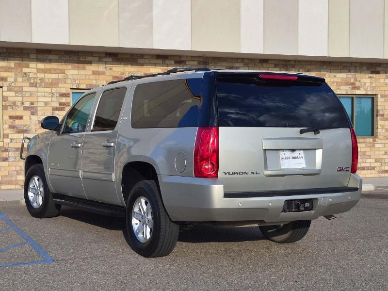 GMC Yukon XL SLT 1/2 Ton 4WD 2014