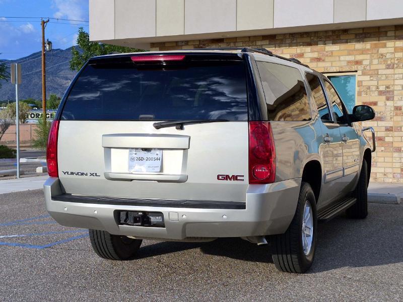 GMC Yukon XL SLT 1/2 Ton 4WD 2014