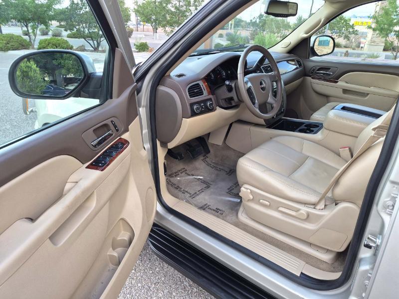 GMC Yukon XL SLT 1/2 Ton 4WD 2014
