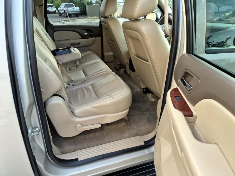GMC Yukon XL SLT 1/2 Ton 4WD 2014