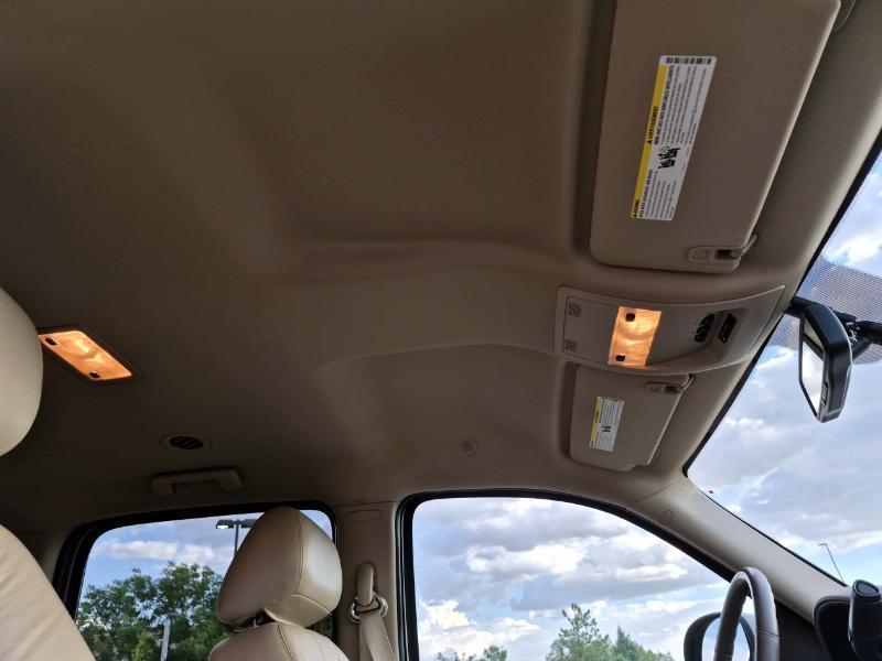 GMC Yukon XL SLT 1/2 Ton 4WD 2014