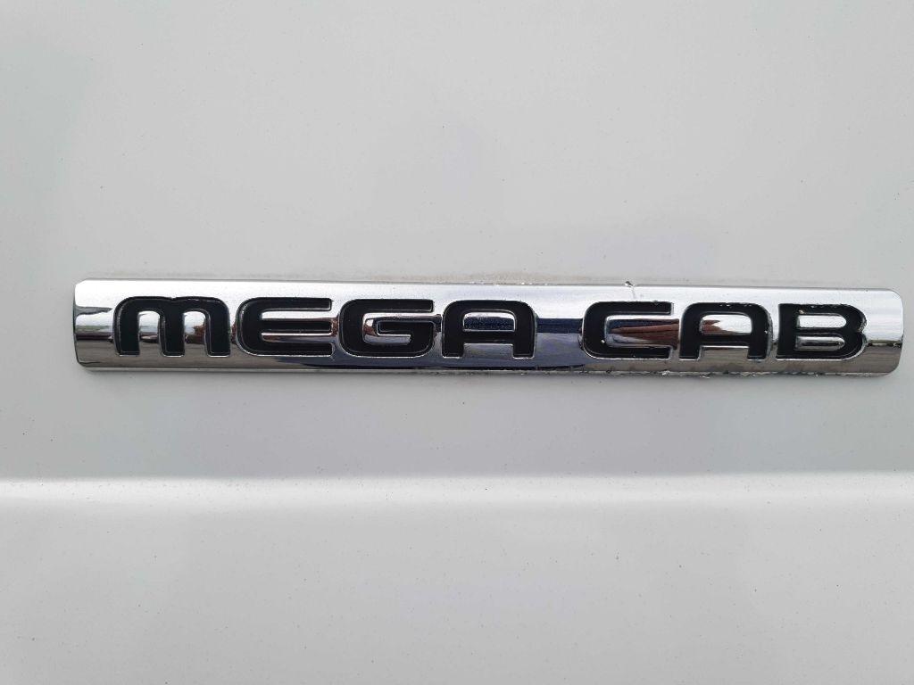 Dodge Ram 2500 4dr Mega Cab 160.5 SLT 2006