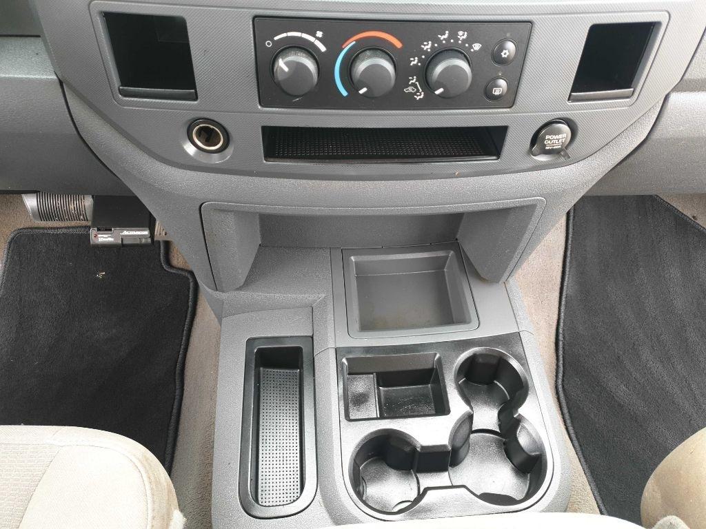 Dodge Ram 2500 4dr Mega Cab 160.5 SLT 2006