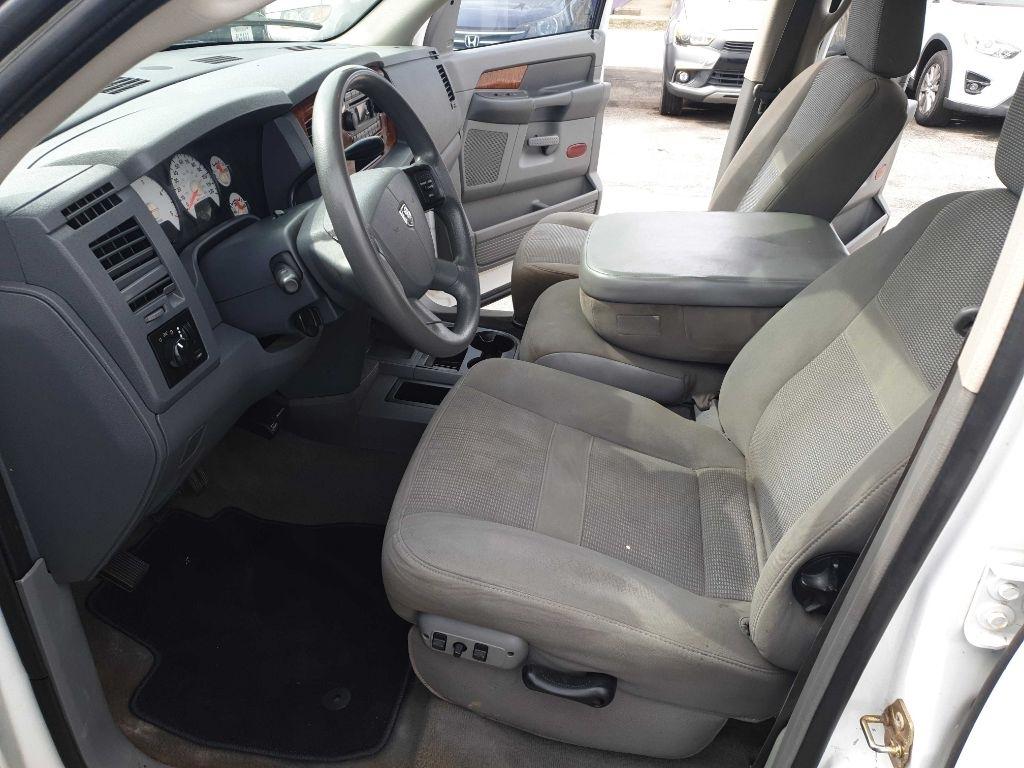 Dodge Ram 2500 4dr Mega Cab 160.5 SLT 2006