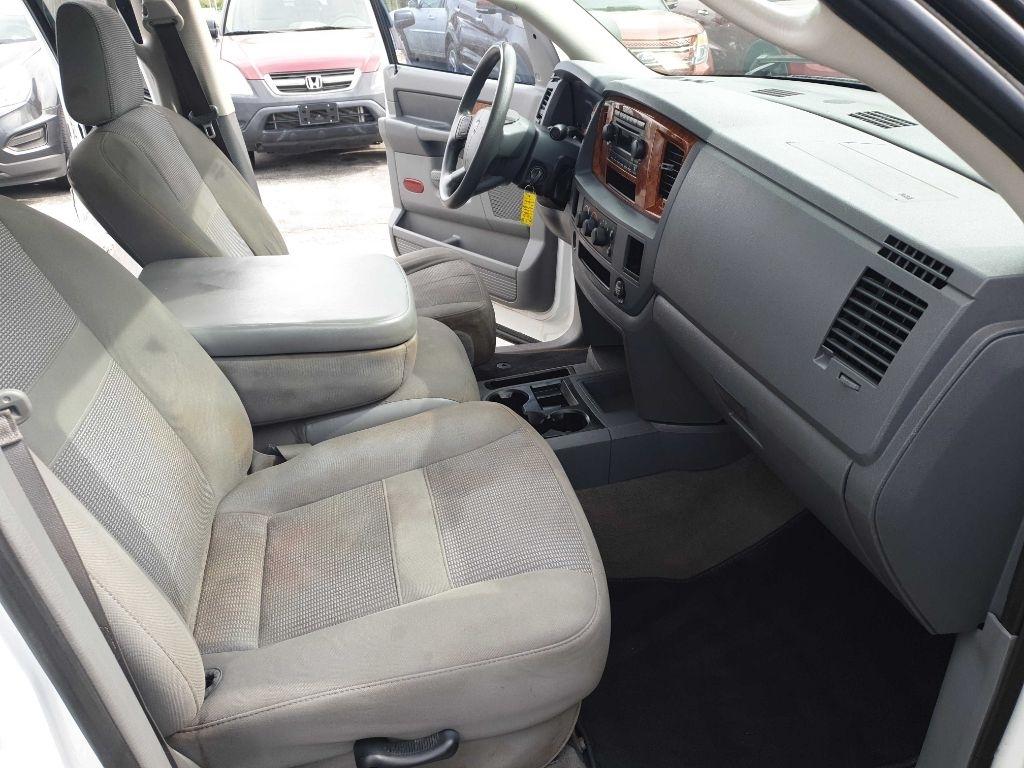 Dodge Ram 2500 4dr Mega Cab 160.5 SLT 2006