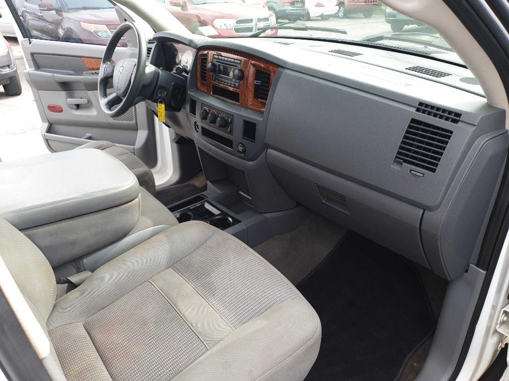 Dodge Ram 2500 4dr Mega Cab 160.5 SLT 2006