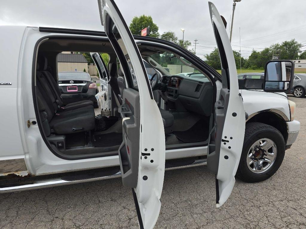 Dodge Ram 2500 4dr Mega Cab 160.5 SLT 2006