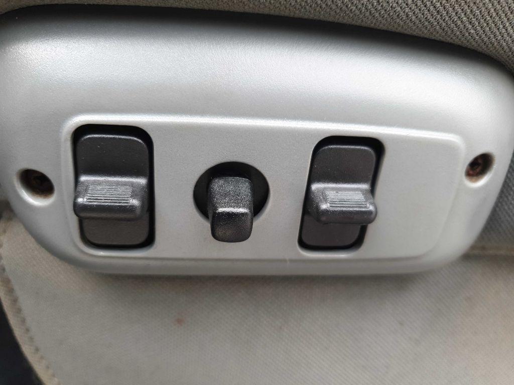 Dodge Ram 2500 4dr Mega Cab 160.5 SLT 2006