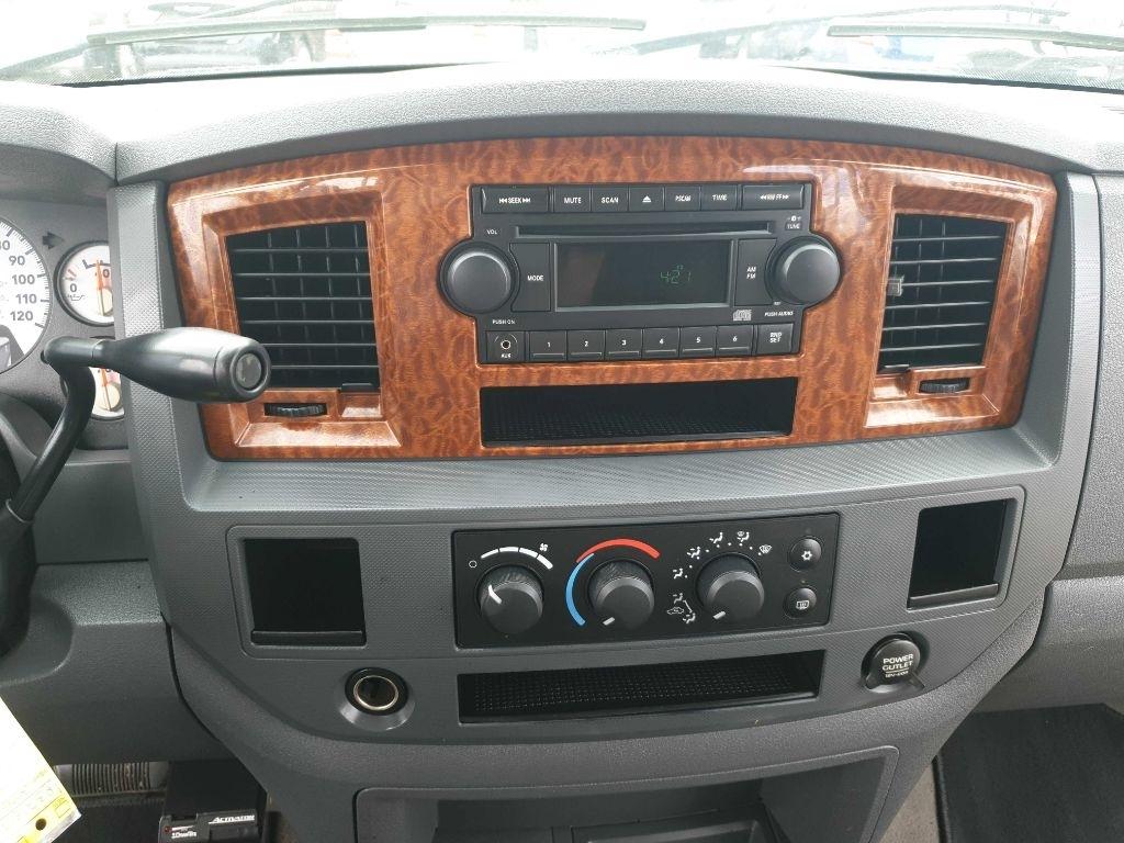 Dodge Ram 2500 4dr Mega Cab 160.5 SLT 2006
