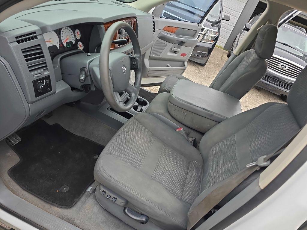 Dodge Ram 2500 4dr Mega Cab 160.5 SLT 2006