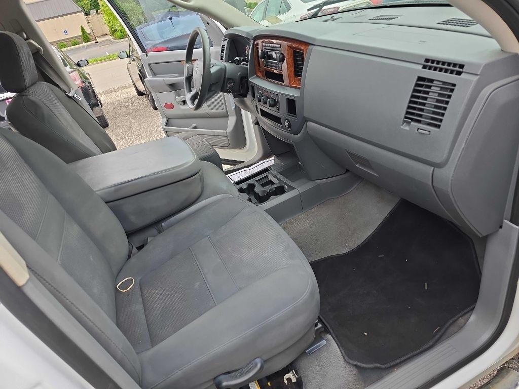 Dodge Ram 2500 4dr Mega Cab 160.5 SLT 2006
