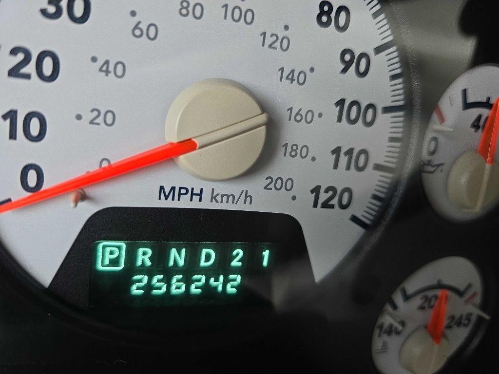 Dodge Ram 2500 4dr Mega Cab 160.5 SLT 2006