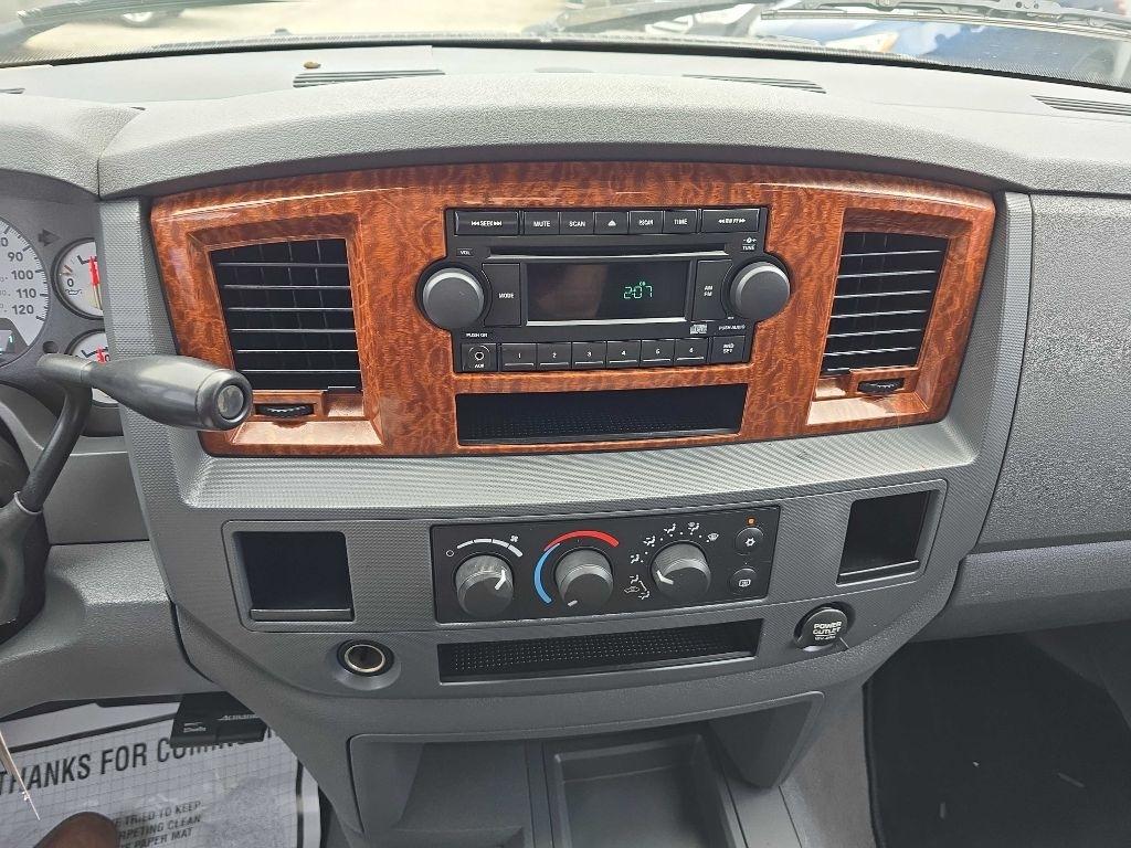 Dodge Ram 2500 4dr Mega Cab 160.5 SLT 2006