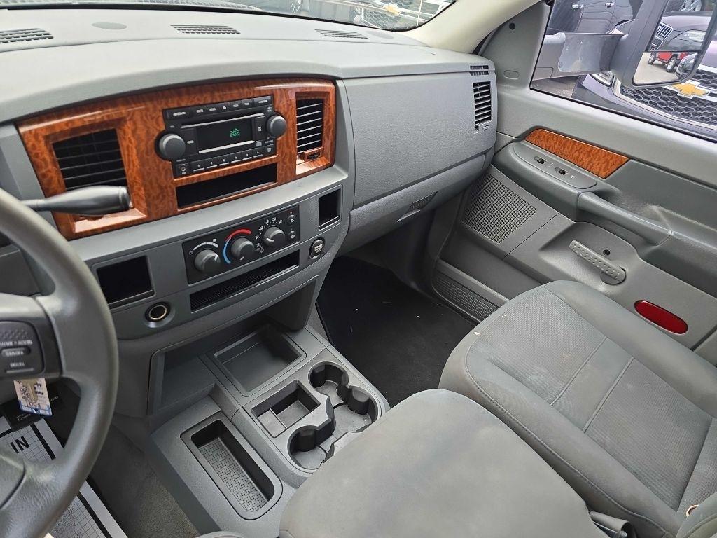 Dodge Ram 2500 4dr Mega Cab 160.5 SLT 2006