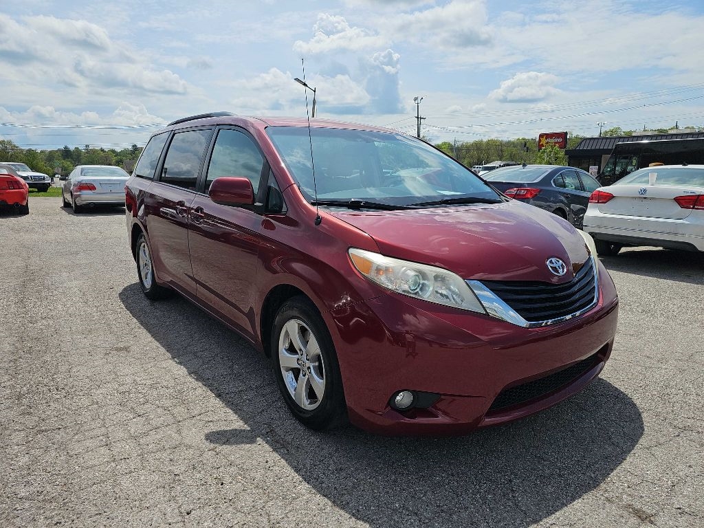 Toyota Sienna 5dr 7-Pass Van V6 LE AAS FWD (Natl) 2013 Toyota Sienna 5dr 7-Pass Van V6 LE AAS FWD (Natl) 2013
