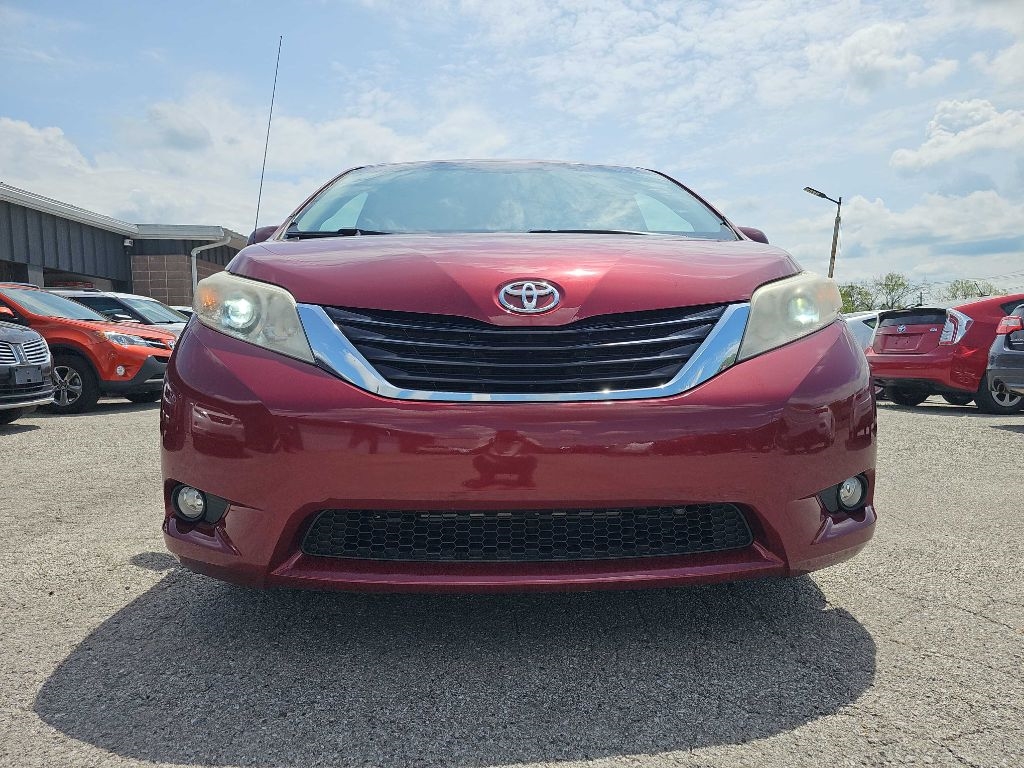 Toyota Sienna 5dr 7-Pass Van V6 LE AAS FWD (Natl) 2013 Toyota Sienna 5dr 7-Pass Van V6 LE AAS FWD (Natl) 2013