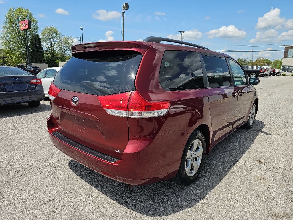 Toyota Sienna 5dr 7-Pass Van V6 LE AAS FWD (Natl) 2013 Toyota Sienna 5dr 7-Pass Van V6 LE AAS FWD (Natl) 2013