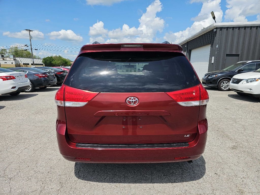 Toyota Sienna 5dr 7-Pass Van V6 LE AAS FWD (Natl) 2013 Toyota Sienna 5dr 7-Pass Van V6 LE AAS FWD (Natl) 2013