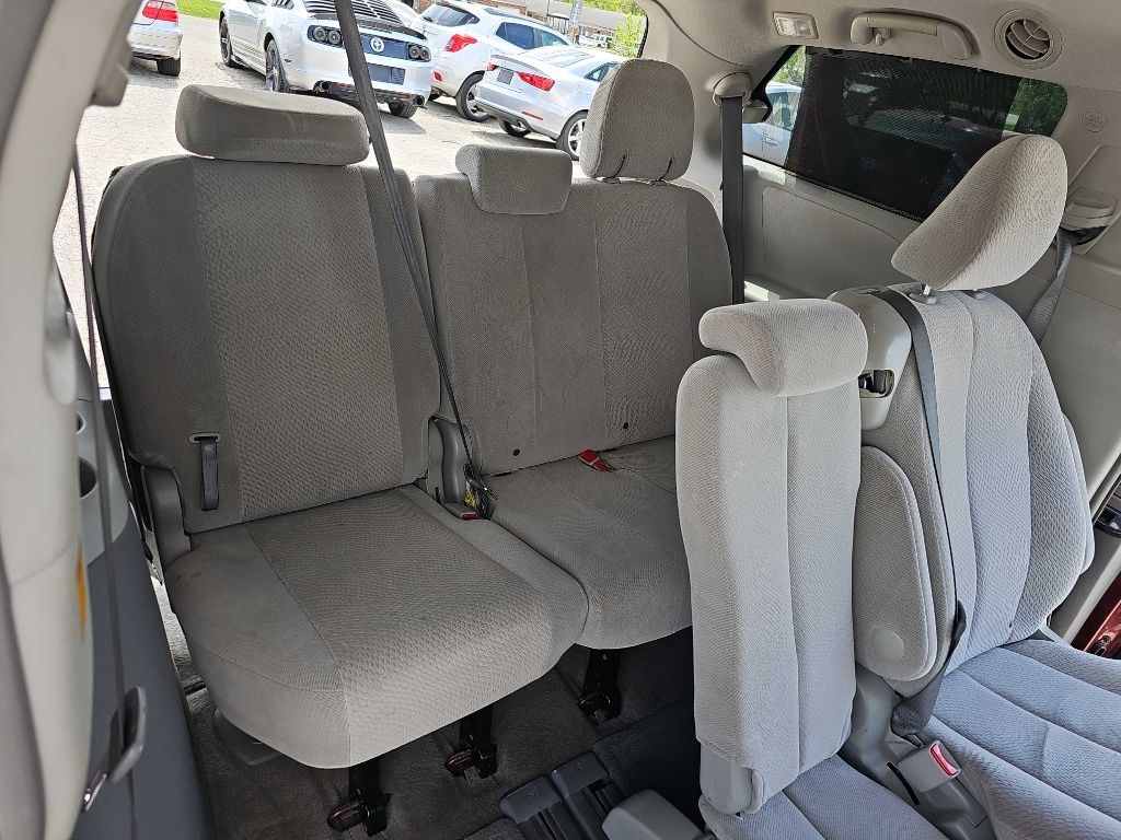 Toyota Sienna 5dr 7-Pass Van V6 LE AAS FWD (Natl) 2013 Toyota Sienna 5dr 7-Pass Van V6 LE AAS FWD (Natl) 2013