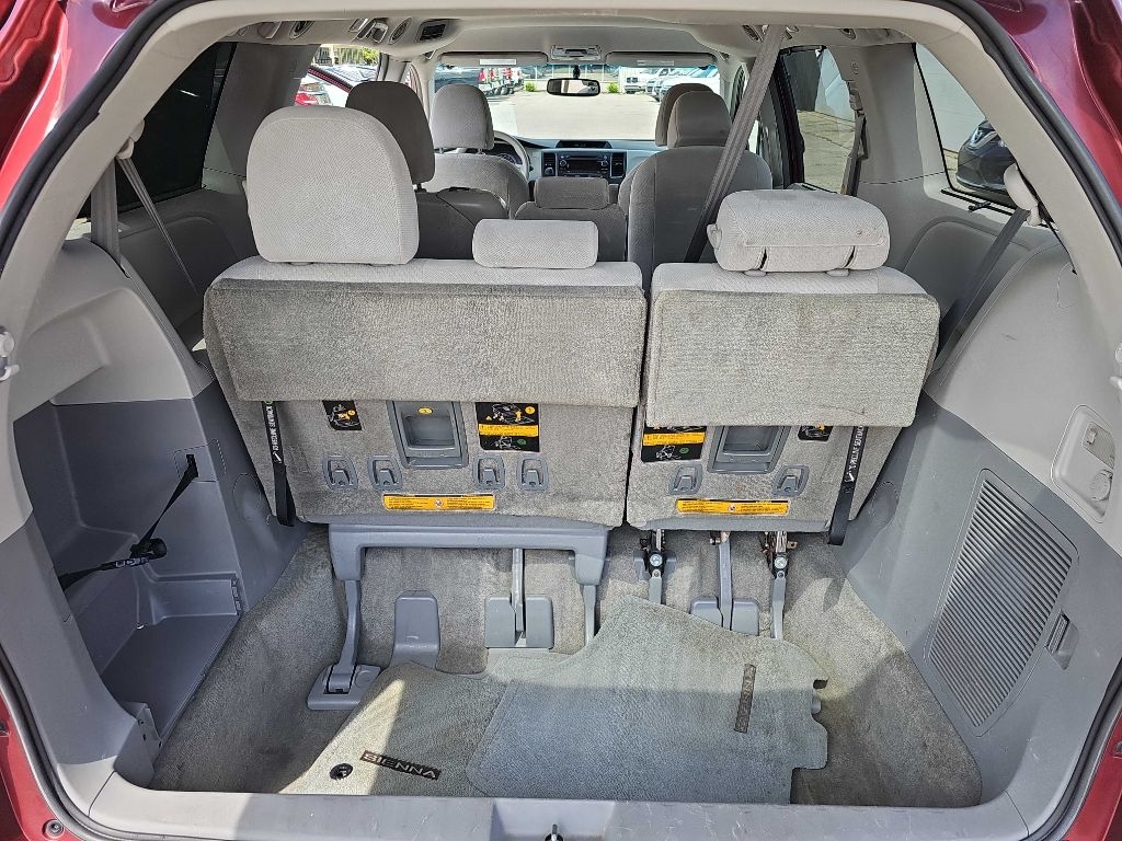 Toyota Sienna 5dr 7-Pass Van V6 LE AAS FWD (Natl) 2013 Toyota Sienna 5dr 7-Pass Van V6 LE AAS FWD (Natl) 2013