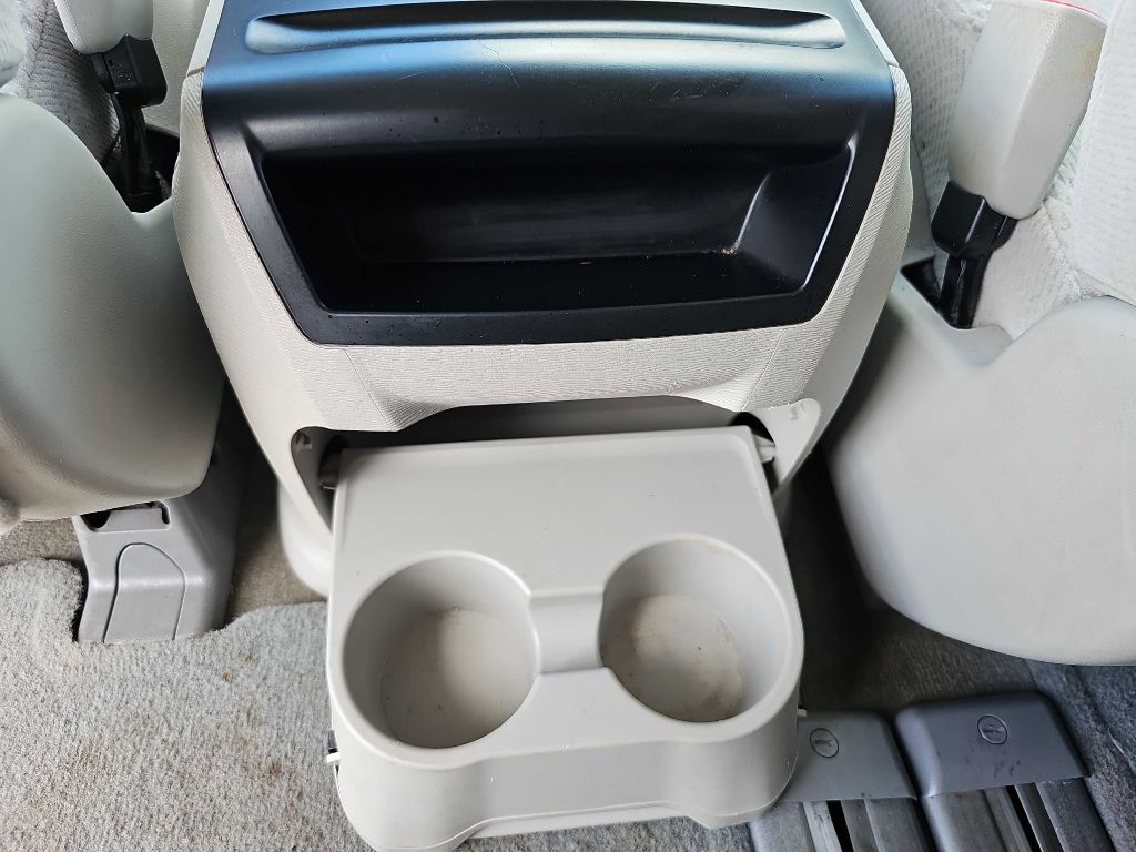 Toyota Sienna 5dr 7-Pass Van V6 LE AAS FWD (Natl) 2013 Toyota Sienna 5dr 7-Pass Van V6 LE AAS FWD (Natl) 2013