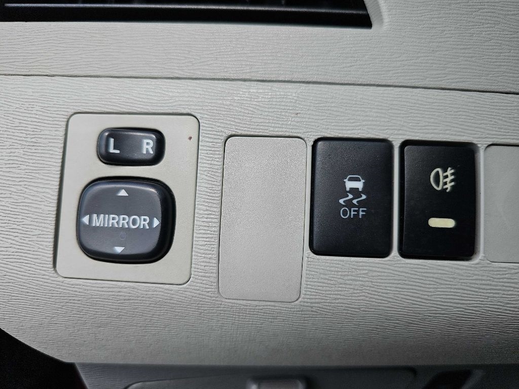 Toyota Sienna 5dr 7-Pass Van V6 LE AAS FWD (Natl) 2013 Toyota Sienna 5dr 7-Pass Van V6 LE AAS FWD (Natl) 2013