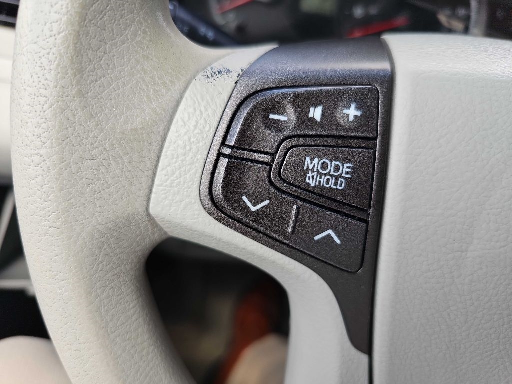 Toyota Sienna 5dr 7-Pass Van V6 LE AAS FWD (Natl) 2013 Toyota Sienna 5dr 7-Pass Van V6 LE AAS FWD (Natl) 2013