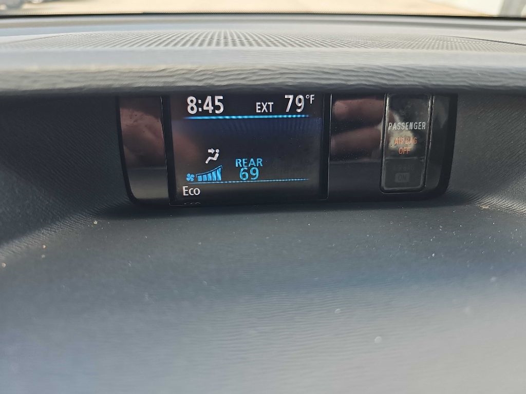 Toyota Sienna 5dr 7-Pass Van V6 LE AAS FWD (Natl) 2013 Toyota Sienna 5dr 7-Pass Van V6 LE AAS FWD (Natl) 2013