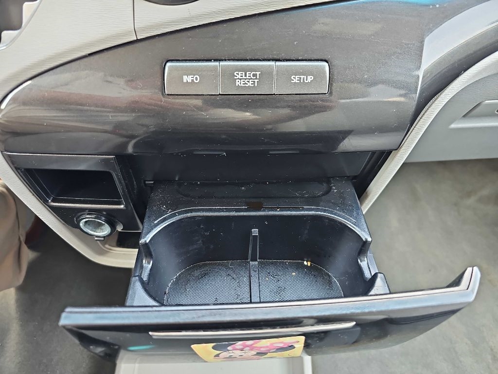 Toyota Sienna 5dr 7-Pass Van V6 LE AAS FWD (Natl) 2013 Toyota Sienna 5dr 7-Pass Van V6 LE AAS FWD (Natl) 2013