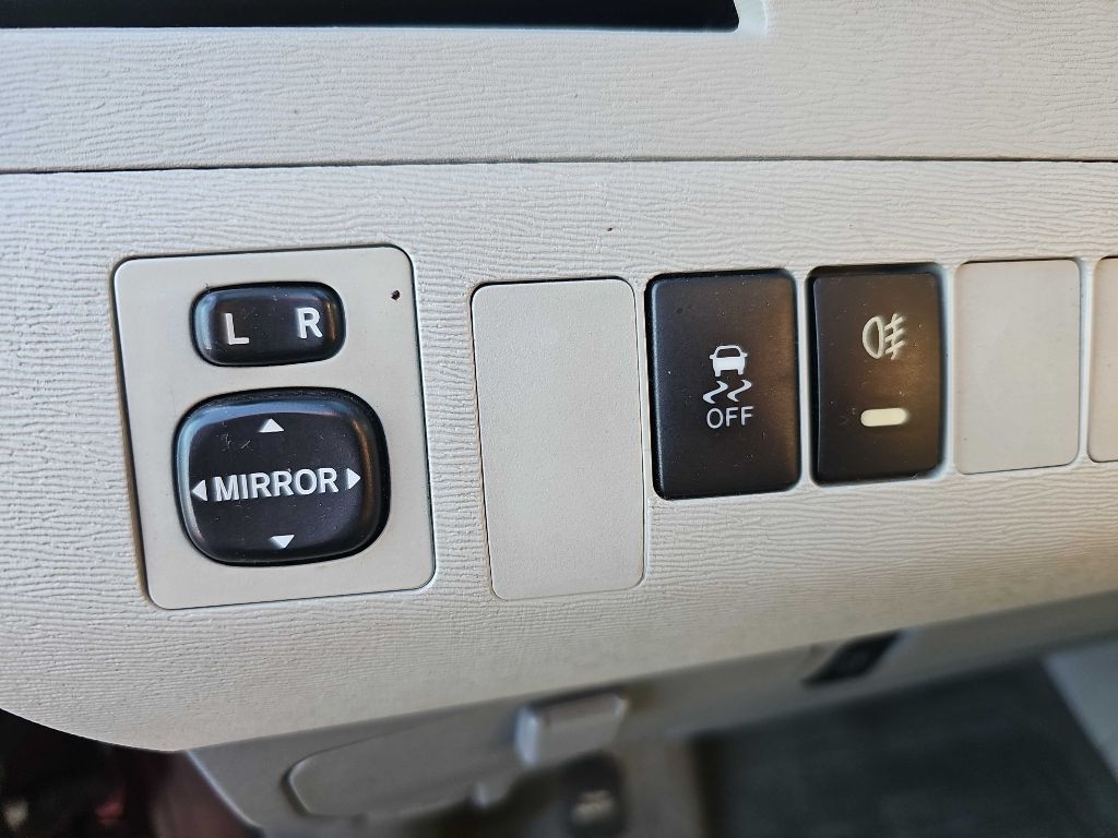 Toyota Sienna 5dr 7-Pass Van V6 LE AAS FWD (Natl) 2013 Toyota Sienna 5dr 7-Pass Van V6 LE AAS FWD (Natl) 2013