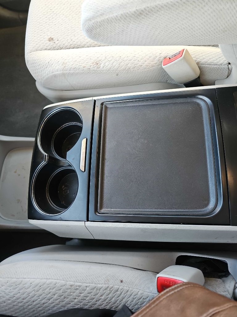 Toyota Sienna 5dr 7-Pass Van V6 LE AAS FWD (Natl) 2013 Toyota Sienna 5dr 7-Pass Van V6 LE AAS FWD (Natl) 2013