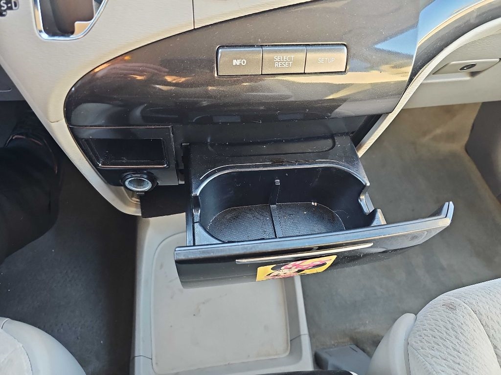 Toyota Sienna 5dr 7-Pass Van V6 LE AAS FWD (Natl) 2013 Toyota Sienna 5dr 7-Pass Van V6 LE AAS FWD (Natl) 2013