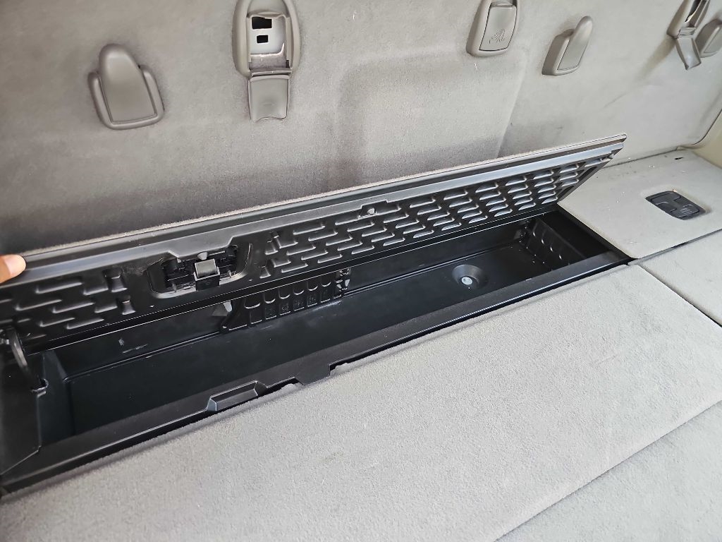 Dodge Ram 3500 2WD Mega Cab 160.5" Laramie 2008