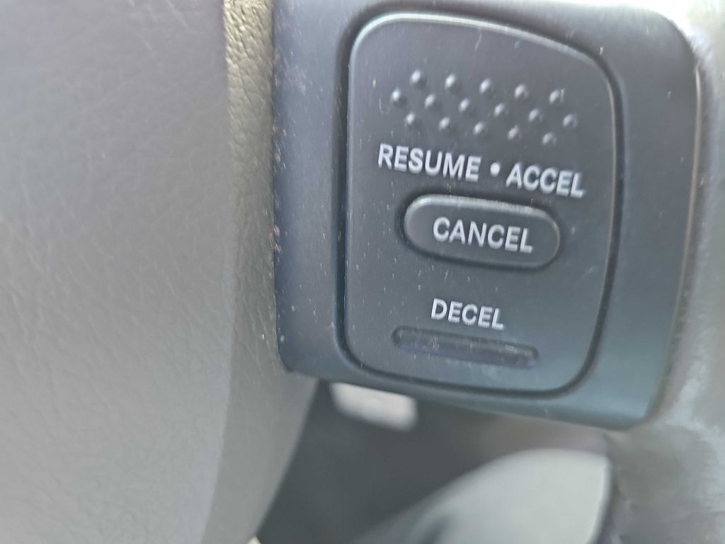 Dodge Ram 3500 2WD Mega Cab 160.5" Laramie 2008