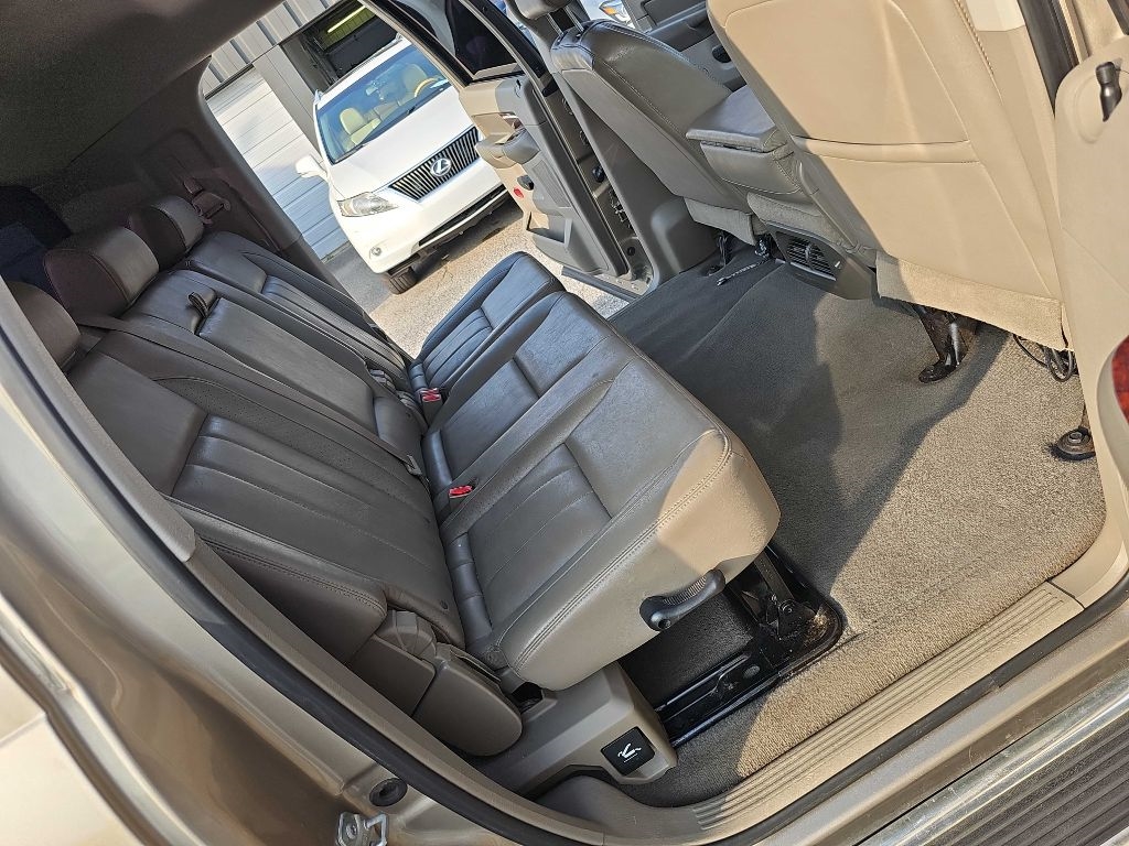 Dodge Ram 3500 2WD Mega Cab 160.5" Laramie 2008