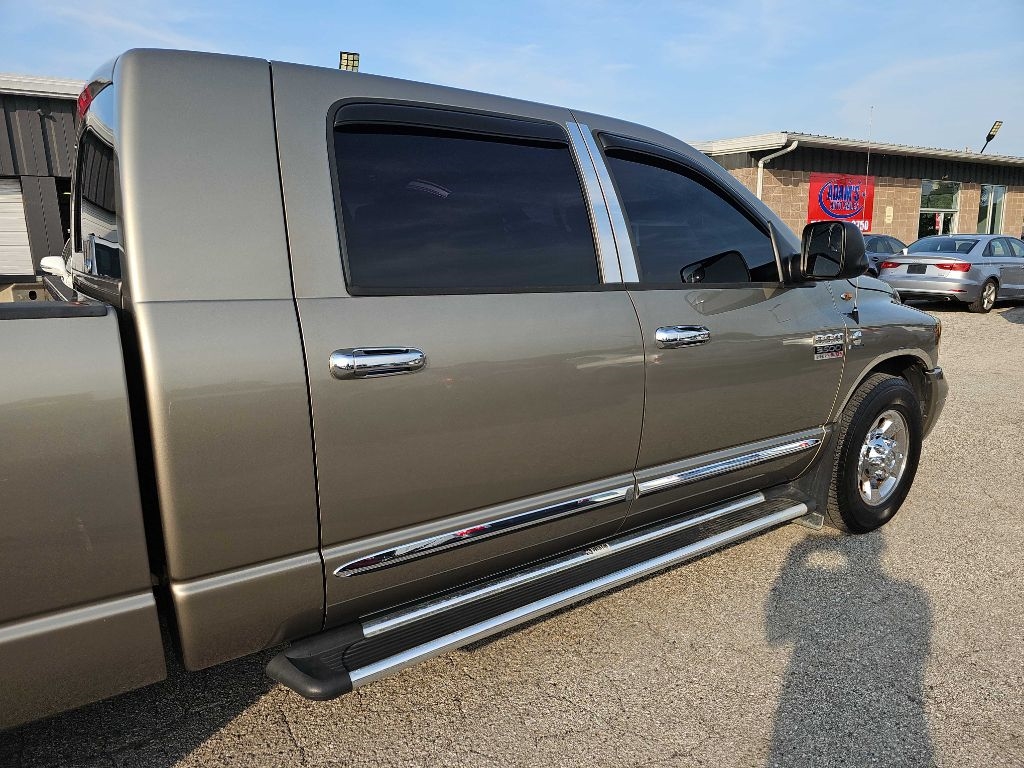 Dodge Ram 3500 2WD Mega Cab 160.5" Laramie 2008