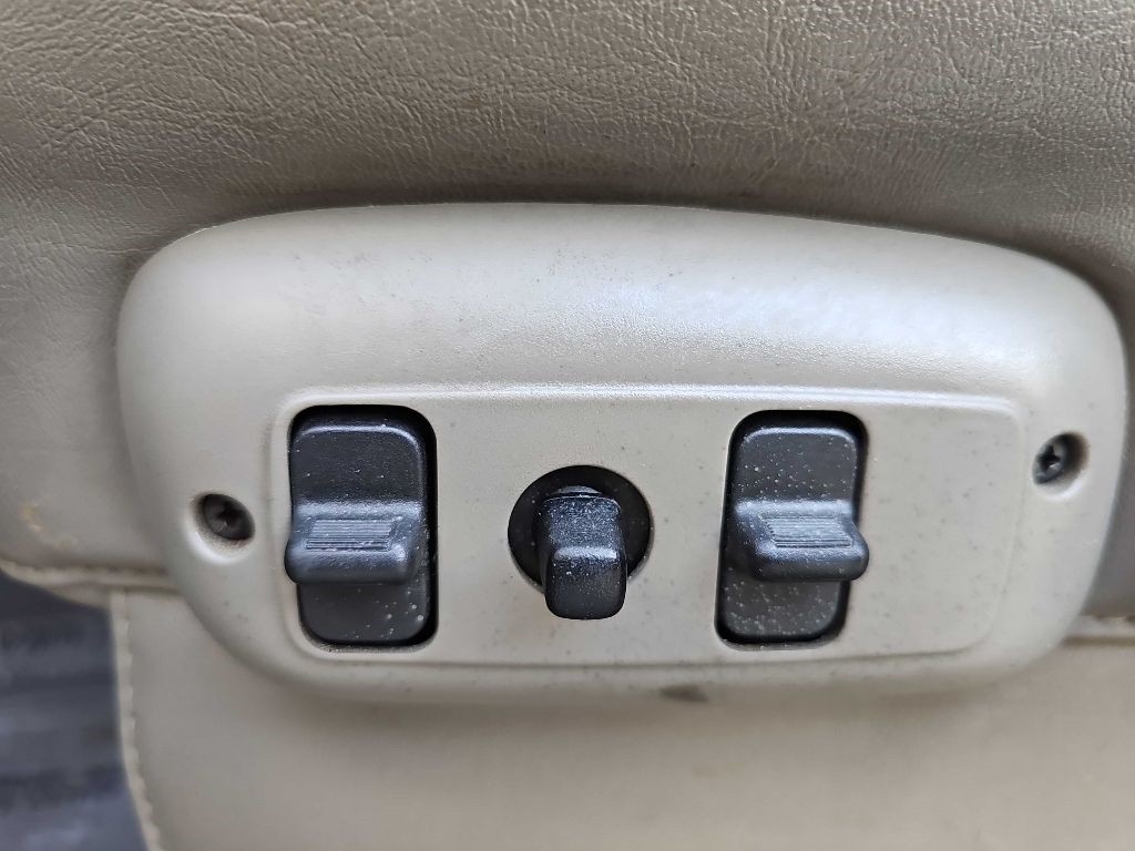 Dodge Ram 3500 2WD Mega Cab 160.5" Laramie 2008